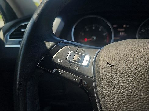 Used 2019 Volkswagen Tiguan SE AWD/4WD image 21