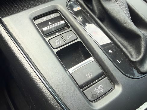Used 2024 Honda CR-V LX image 31