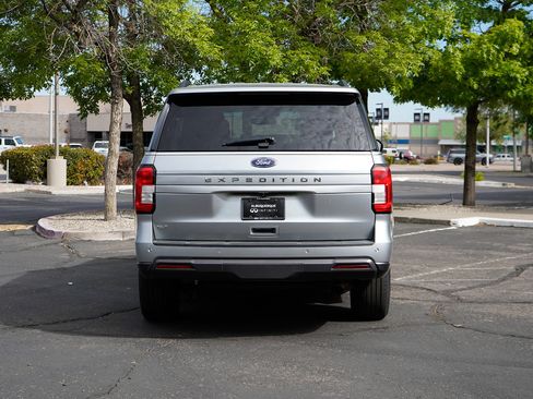 Used 2024 Ford Expedition XLT image 6