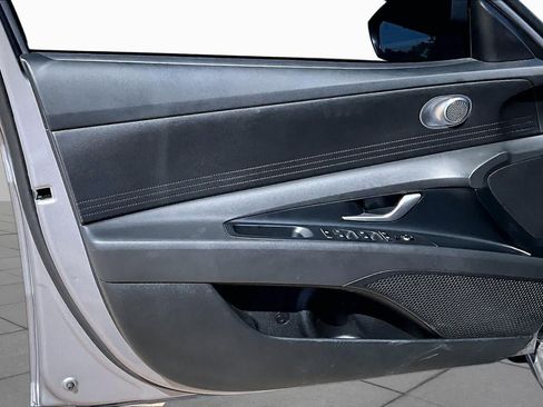 Used 2026 Hyundai Elantra SE FWD image 20