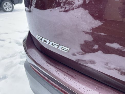 Used 2018 Ford Edge SEL w/ Equipment Group 201A image 24