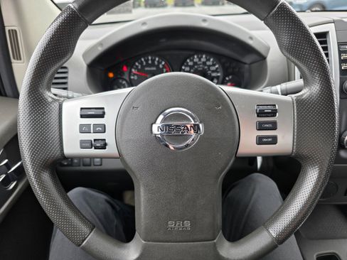 Used 2013 Nissan Frontier SV w/ SV Value Truck Pkg RWD image 13