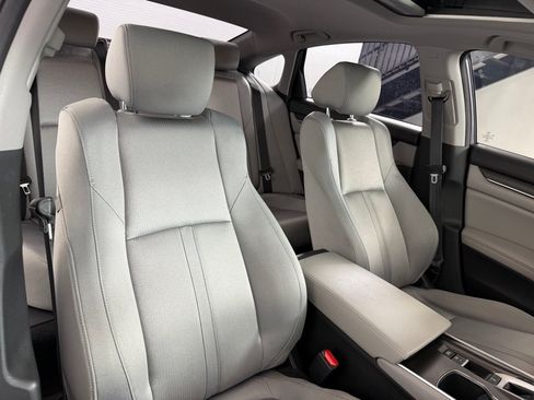Used 2020 Honda Accord EX image 24