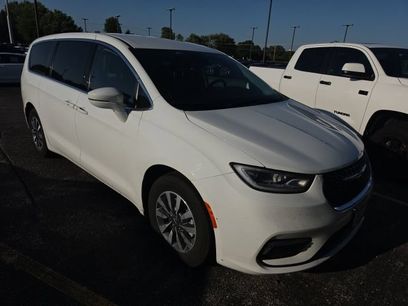 Used 2022 Chrysler Pacifica Touring-L