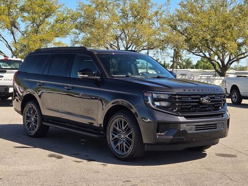 New 2026 Ford Expedition Platinum image 4