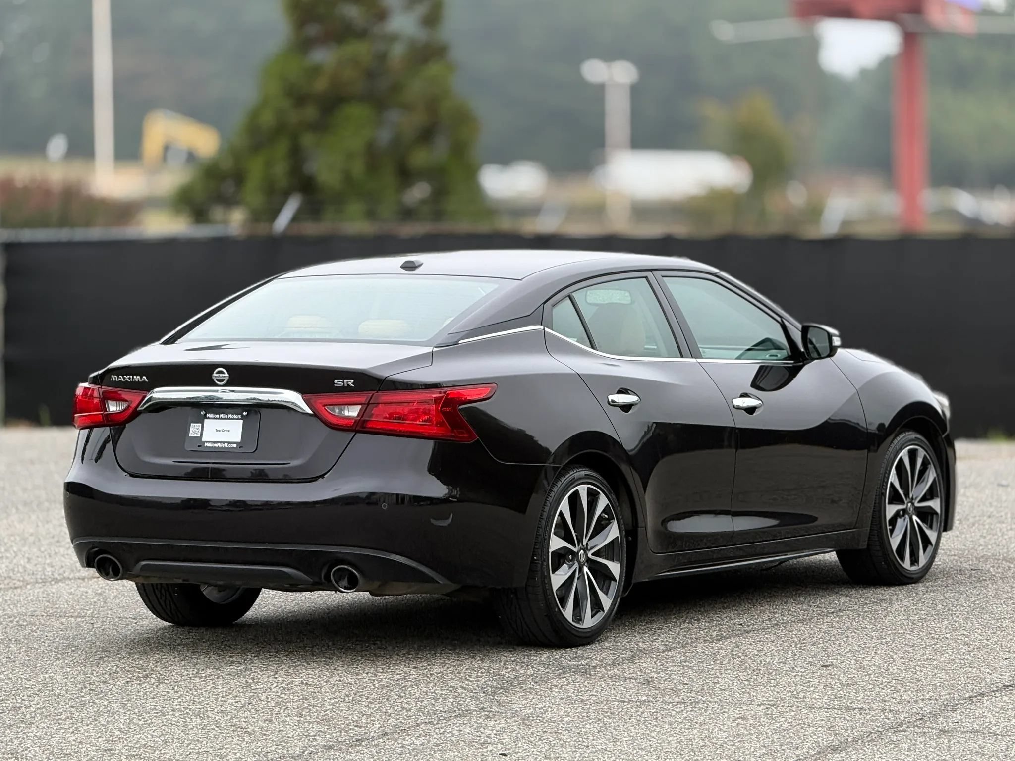Used 2016 Nissan Maxima SR FWD image 9