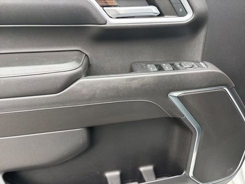 Used 2022 Chevrolet Silverado 1500 LT image 12