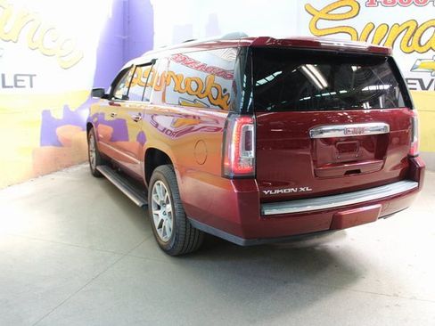 Used 2018 GMC Yukon XL Denali image 5