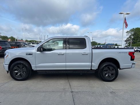 New 2025 Ford F150 Lightning Flash AWD/4WD image 3