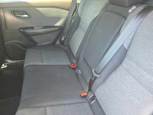 Used 2022 Nissan Rogue SV image 18