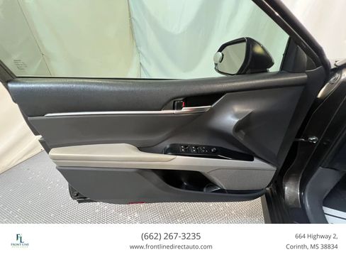 Used 2020 Toyota Camry LE FWD image 10