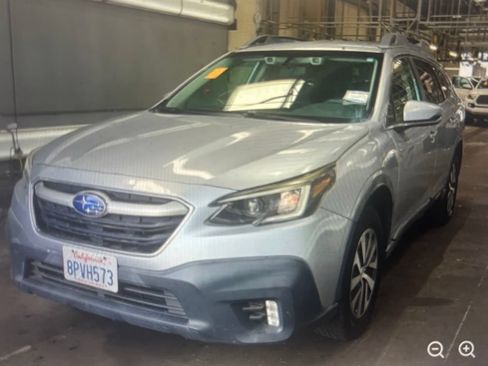 Used 2020 Subaru Outback Premium AWD/4WD image 1