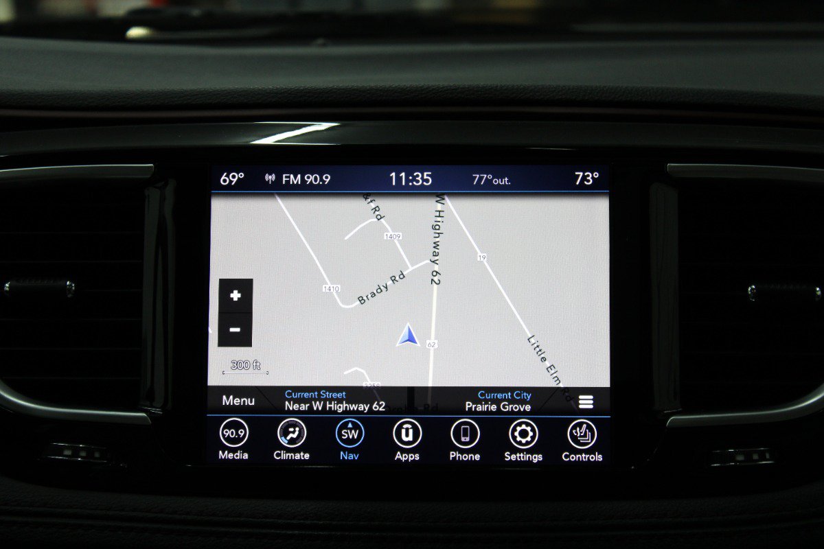 Used 2020 Chrysler Pacifica Limited FWD image 29