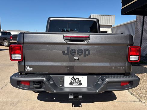 New 2025 Jeep Gladiator High Tide image 10