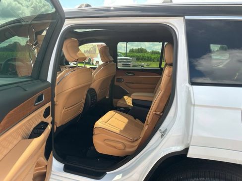 Used 2023 Jeep Grand Cherokee L Summit AWD/4WD image 20