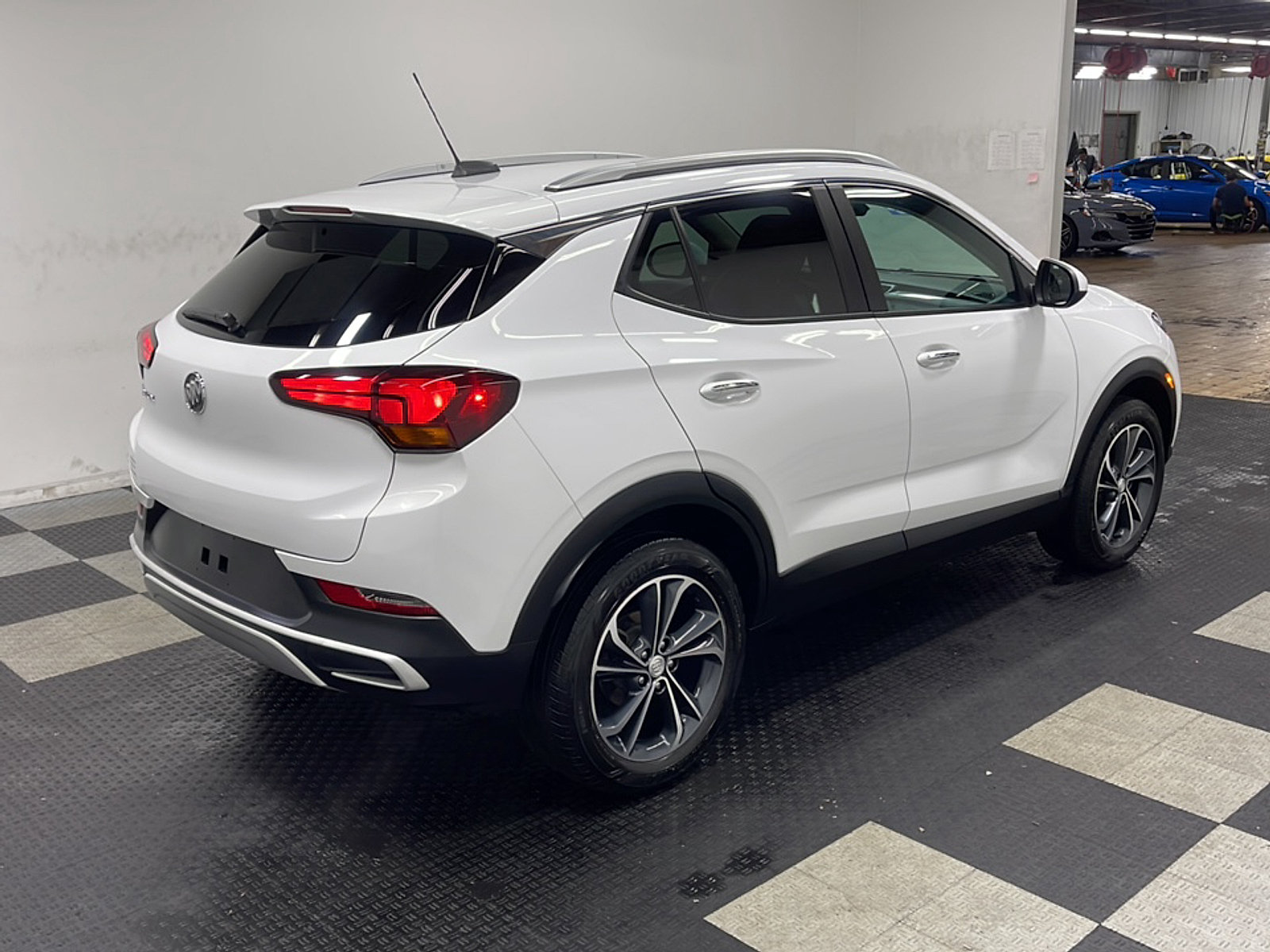 Used 2023 Buick Encore GX Select w/ Safety Package II AWD/4WD image 19