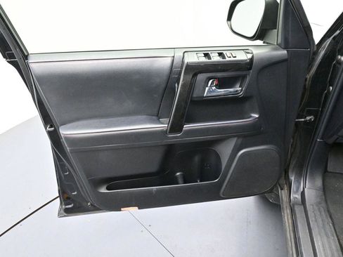 Used 2021 Toyota 4Runner TRD Off-Road Premium AWD/4WD image 11
