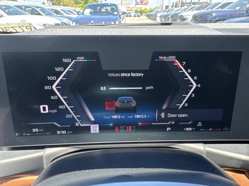 Used 2025 BMW M440i RWD image 21
