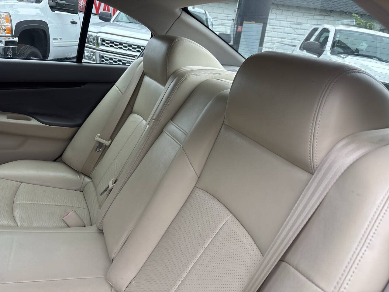 Used 2011 INFINITI G37 x Sedan w/ Premium Pkg AWD/4WD image 10