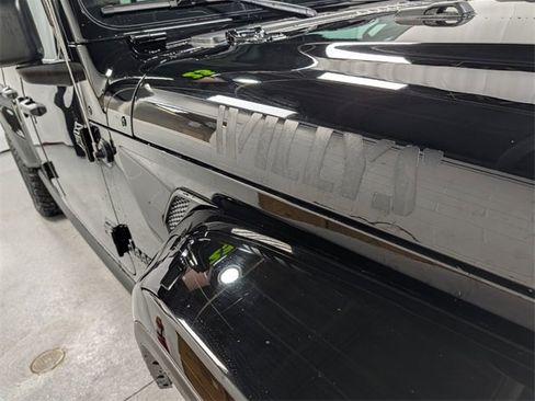 Used 2023 Jeep Gladiator Willys image 3