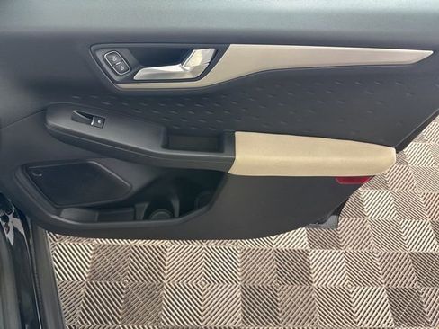 Used 2020 Ford Escape SE FWD image 21