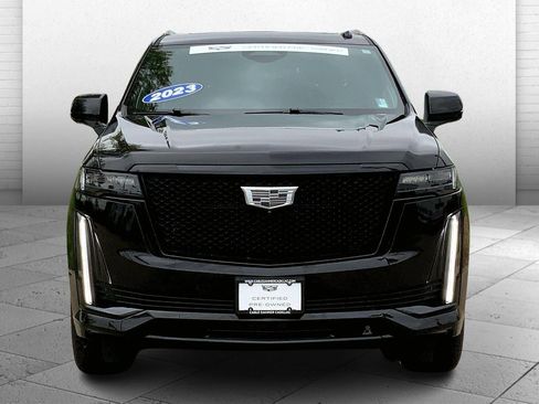 Used 2023 Cadillac Escalade Sport Platinum w/ LPO, ONYX Package AWD/4WD image 2