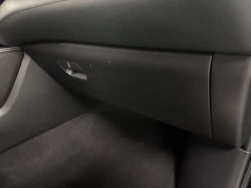 Used 2022 Toyota Highlander XLE image 9