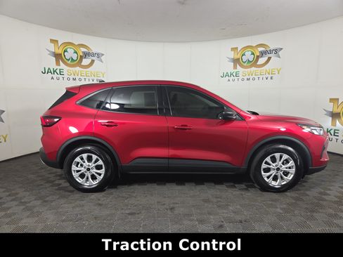 Used 2025 Ford Escape Active AWD/4WD image 10
