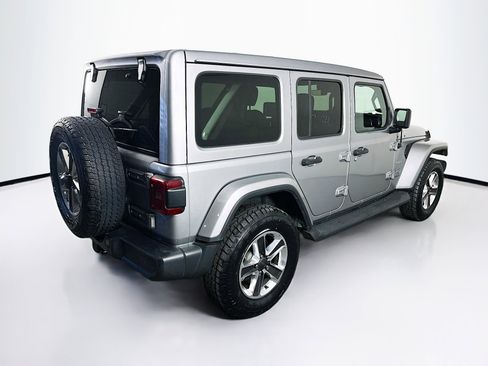 Used 2021 Jeep Wrangler Unlimited Sahara image 9