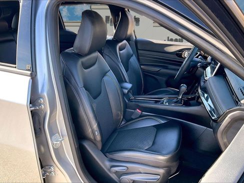 Certified 2023 Jeep Compass Altitude image 7