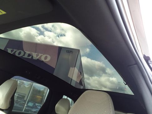 New 2025 Volvo EX90 Ultra image 14