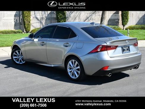 Used 2016 Lexus IS 200t image 4