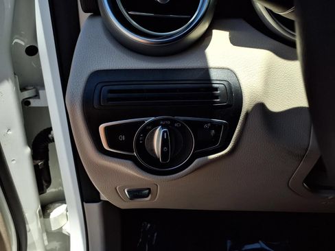 Used 2022 Mercedes-Benz GLC 300 image 14