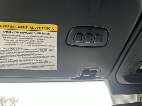 Used 2023 Ford Bronco Wildtrak image 26