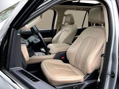 Used 2024 Ford Expedition Limited image 22