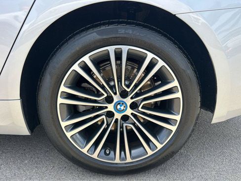 Used 2019 BMW 530e w/ Premium Package RWD image 13
