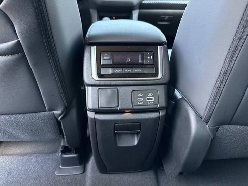 New 2026 Subaru Ascent Premium image 18