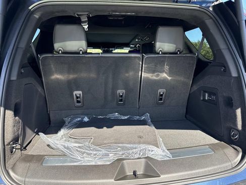 New 2026 Cadillac Escalade Platinum Sport w/ LPO, ONYX Package image 11