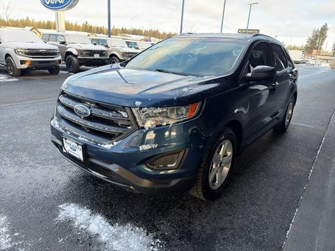 Used 2017 Ford Edge SE image 3