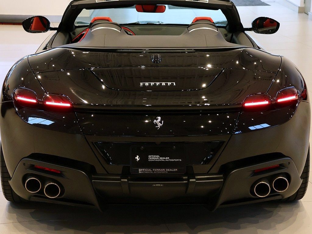 Certified 2025 Ferrari Roma Spider RWD image 76