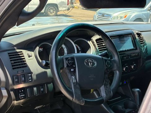 Used 2014 Toyota Tacoma 4x4 Double Cab w/ TRD Sport Package image 17