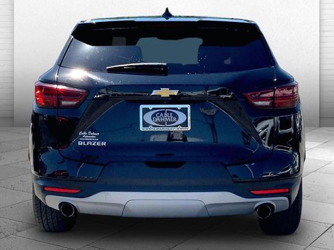 Used 2025 Chevrolet Blazer LT FWD image 3