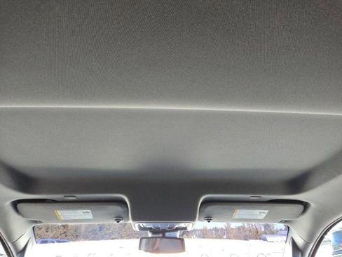 Used 2022 GMC Sierra 1500 SLT image 42