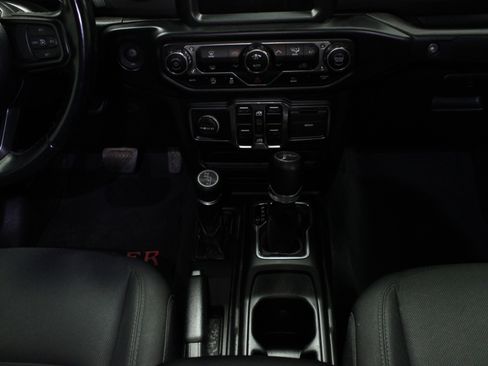 Used 2022 Jeep Gladiator Sport image 20