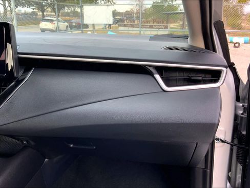 Certified 2025 Toyota Corolla LE image 18