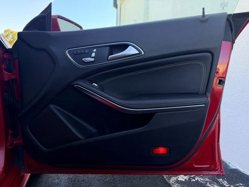 Used 2018 Mercedes-Benz CLA 250 4MATIC image 30