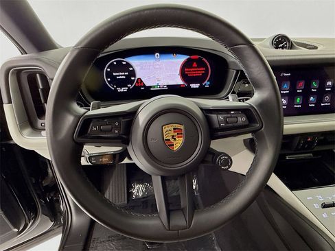 Used 2024 Porsche Cayenne Coupe image 15