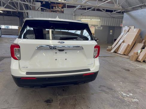 Certified 2024 Ford Explorer XLT image 4