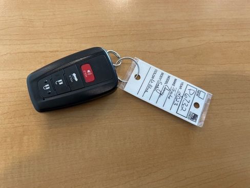 Used 2023 Toyota Camry XSE image 19