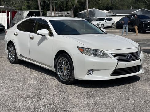 Used 2015 Lexus ES 300h w/ Navigation System Package FWD image 19